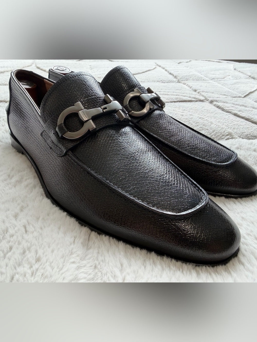 $990 Ferragamo Large Gancini Metal Horse-bit Leather Loafers 9 10